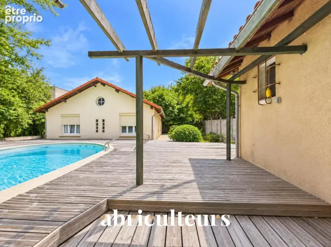 Maison familiale avec piscine et grand jardin avec fort potentiel  à Caudéran 33200 - photo 7
