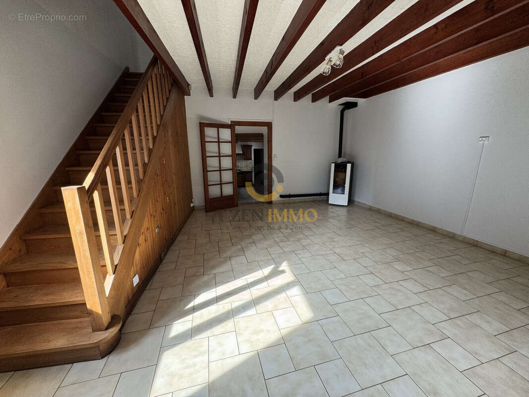 Maison à VERNOUX-EN-GATINE