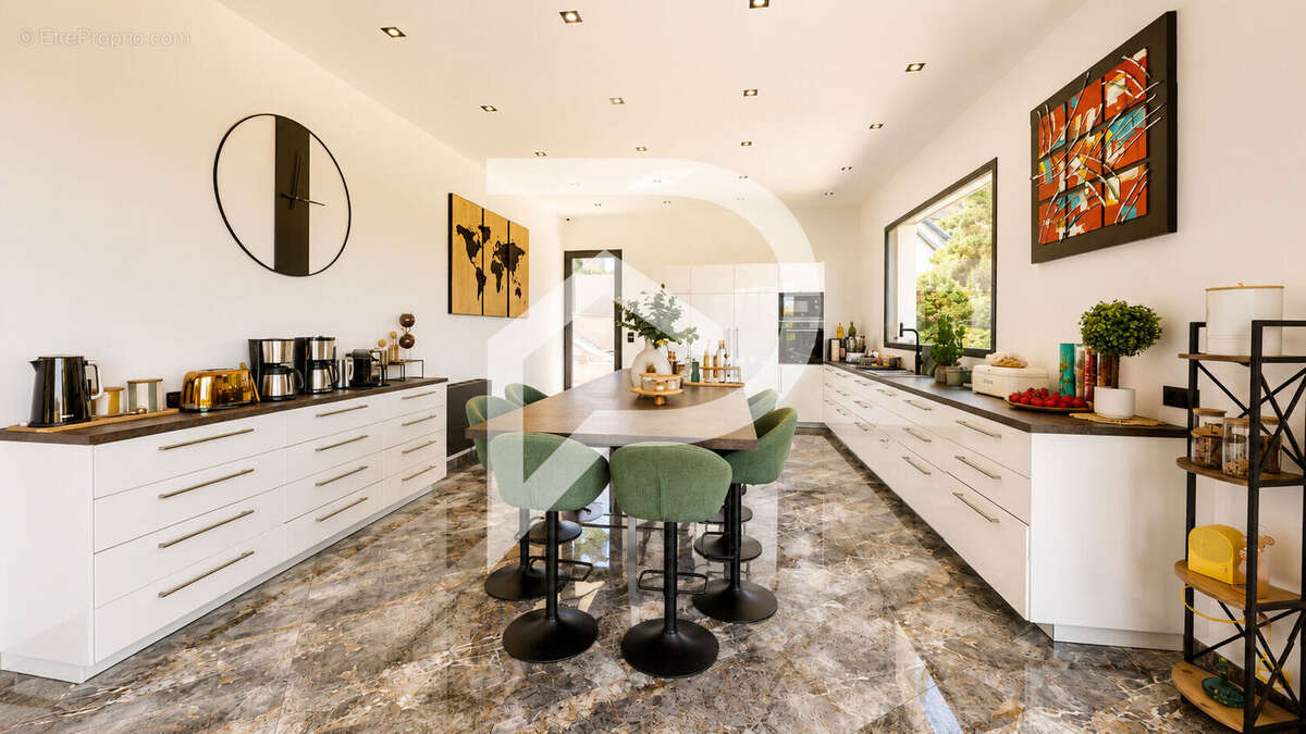 Propriété d'exception 410 m² sur parc paysagé de 4 124 m² - photo 8