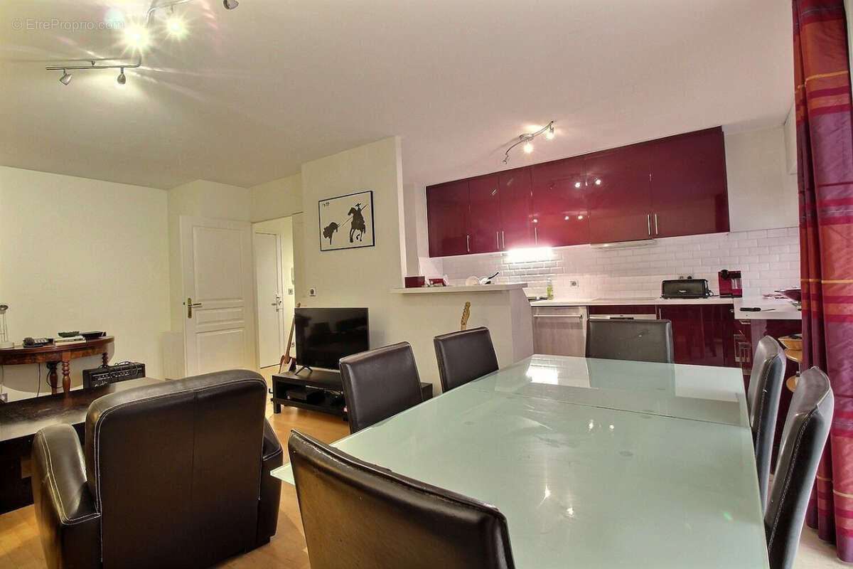 Appartement à PARIS-17E