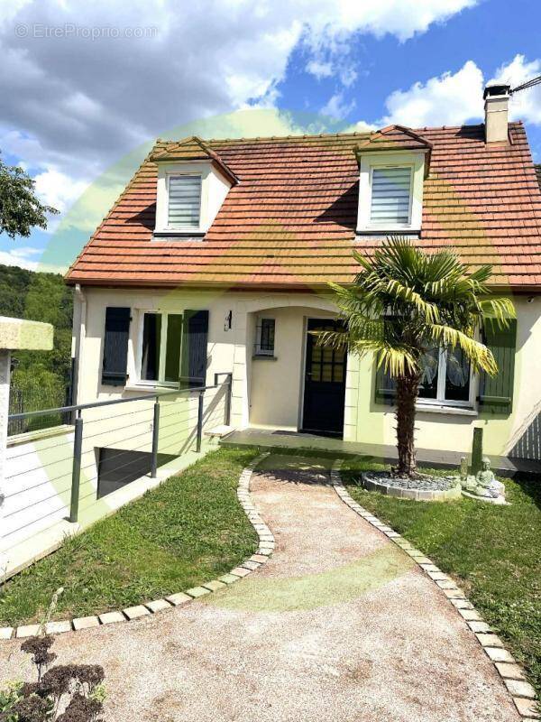 Maison à VAILLY-SUR-AISNE