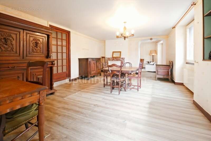 Maison à MAGNAC-LAVAL