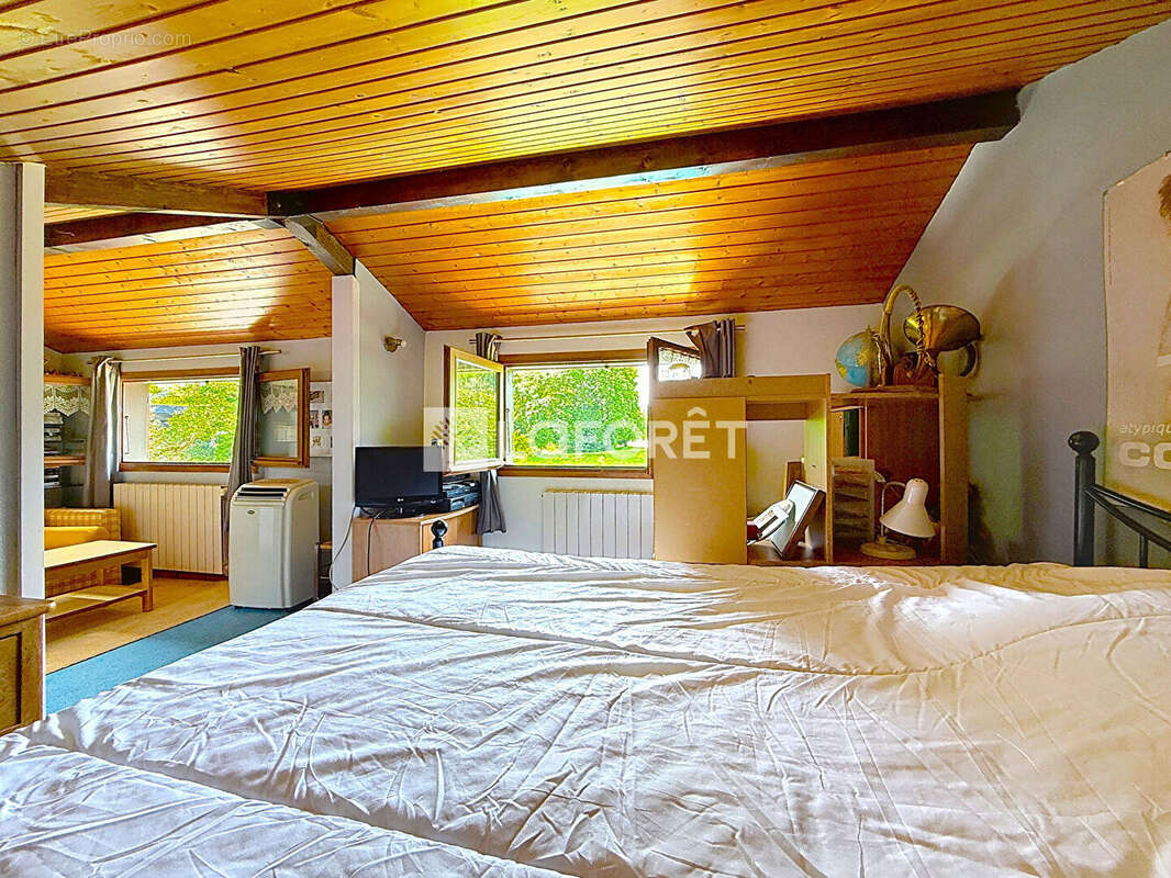 Maison à CHALLES-LES-EAUX