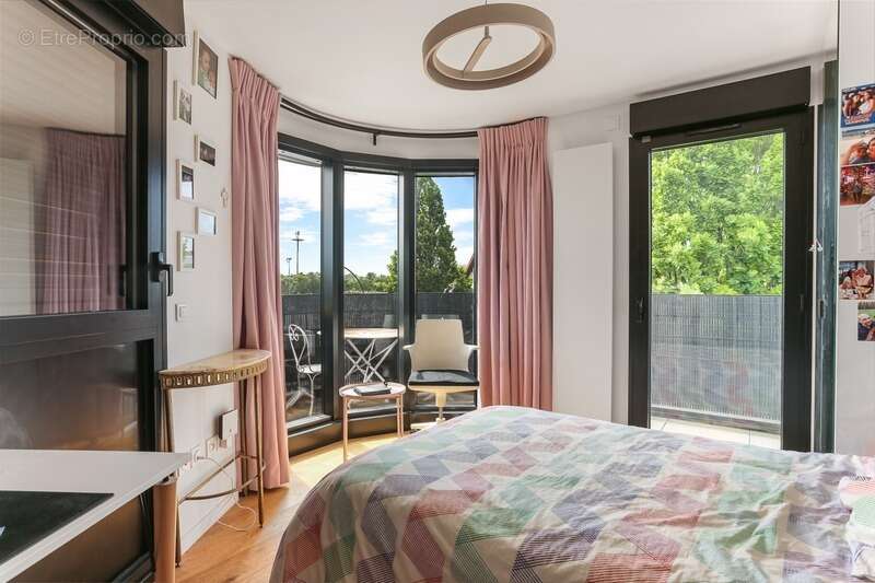 Appartement en triplex 6 pieces quartier du parc a saint-maur-des-fosses (94) - photo 14