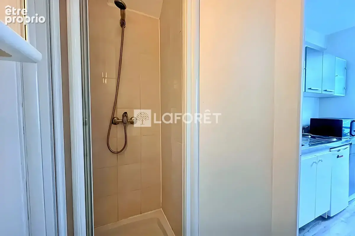 Paris VII Gros Caillou- Studio 17 m² au calme, sans vis-à-vis - photo 8