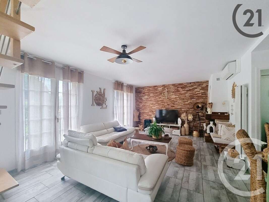 Maison à LONGUEVILLE