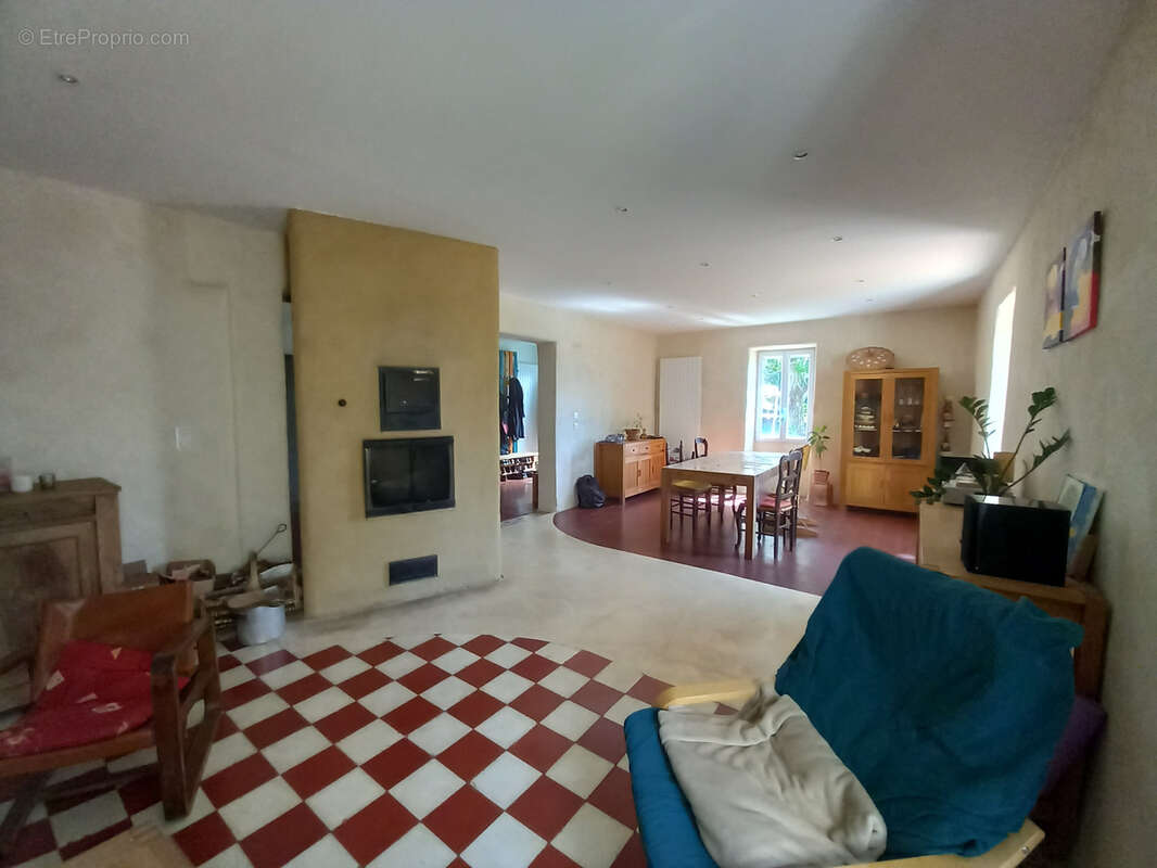 Propriete corps de ferme avec 39 000 m2 de terrain - photo 3