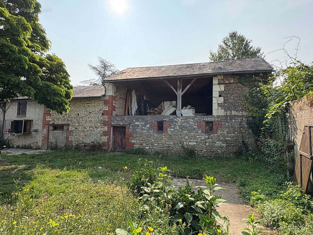 Maison à BRAYE-SOUS-FAYE