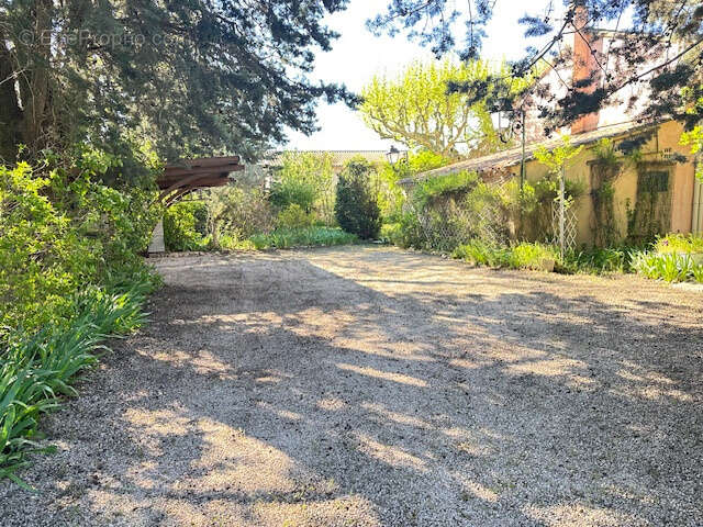 Maison à PERNES-LES-FONTAINES