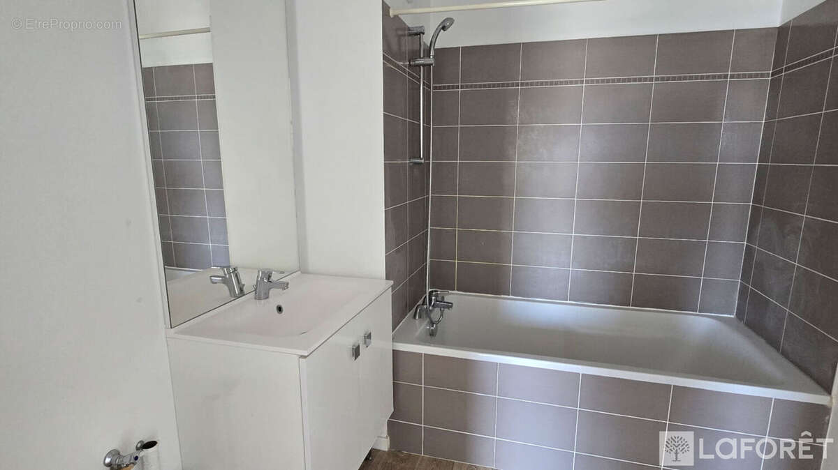 Appartement à BEZANNES