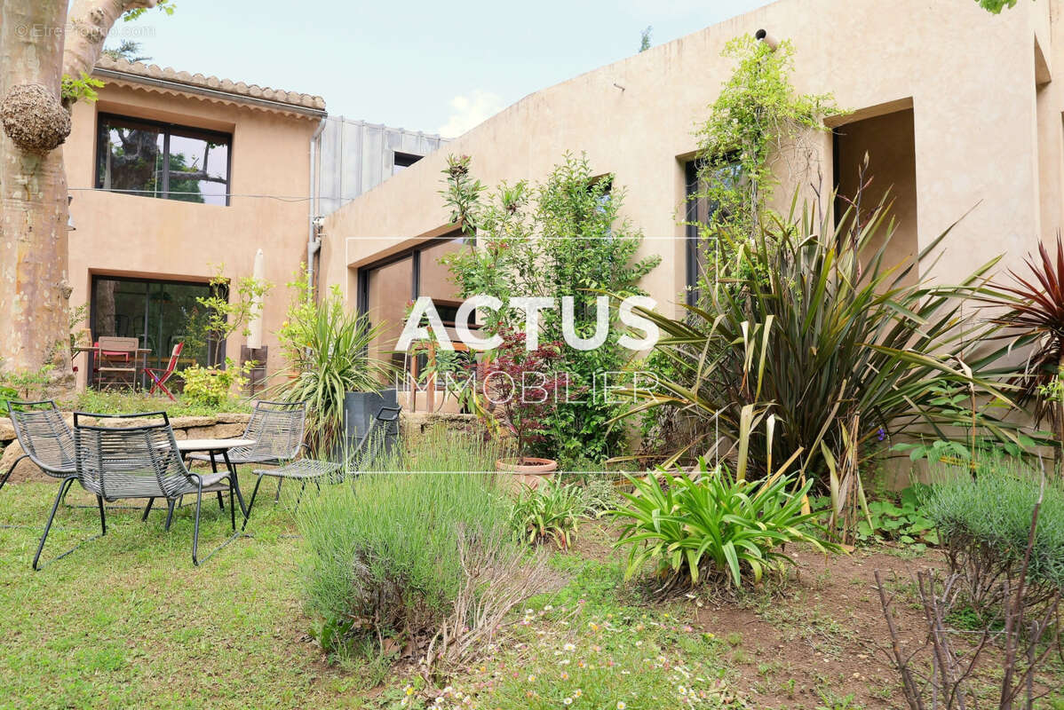 Maison à GRANS
