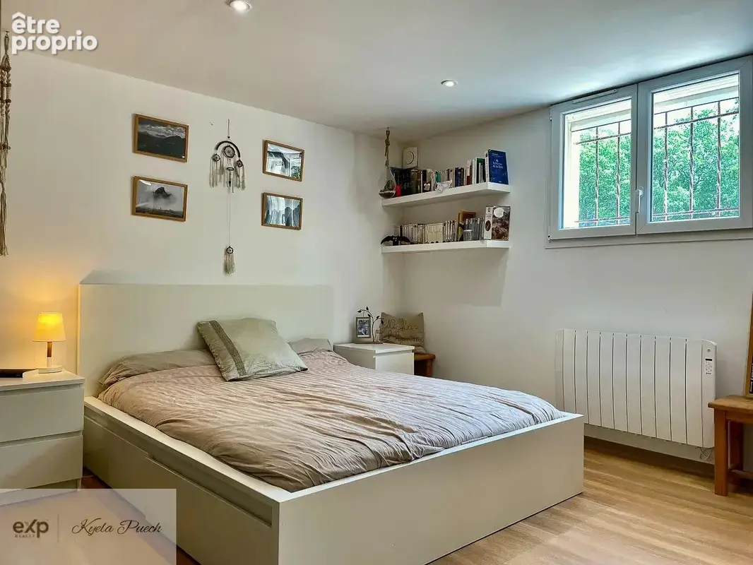 Dickjan POPPEMA d'eXP France vous propose une belle maison avec 5 chambres, terrain constructible attenant, idéal famille ou profession libéral