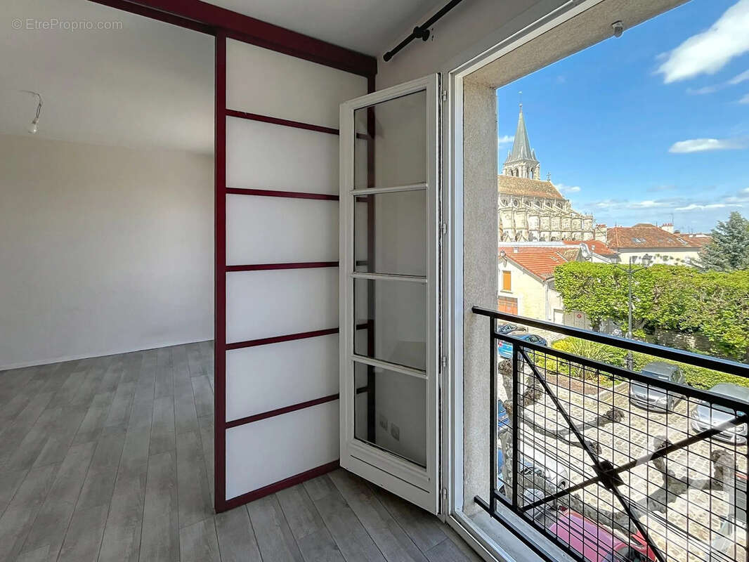 Appartement à BRIE-COMTE-ROBERT