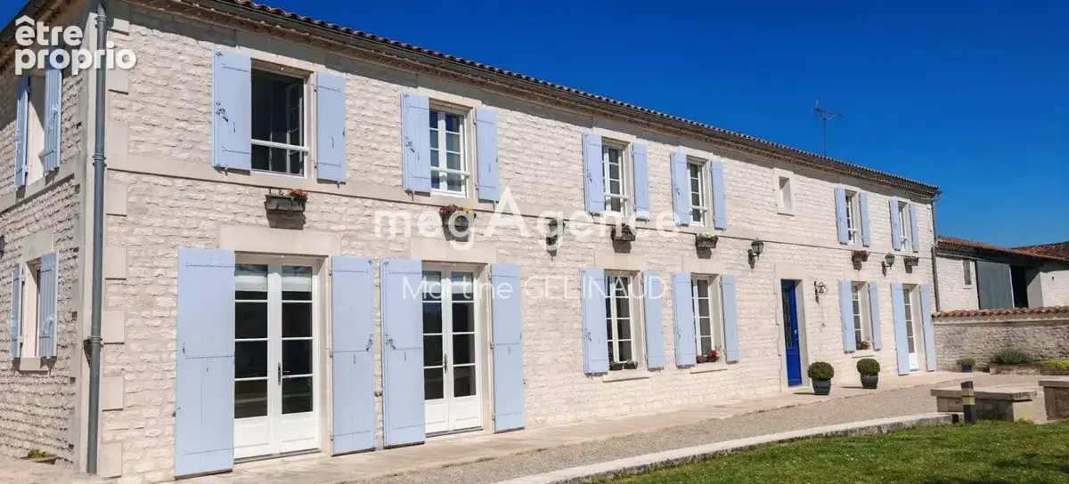 Maison 8 pièces 237 m² à vendre à Montils (17800) - photo 2