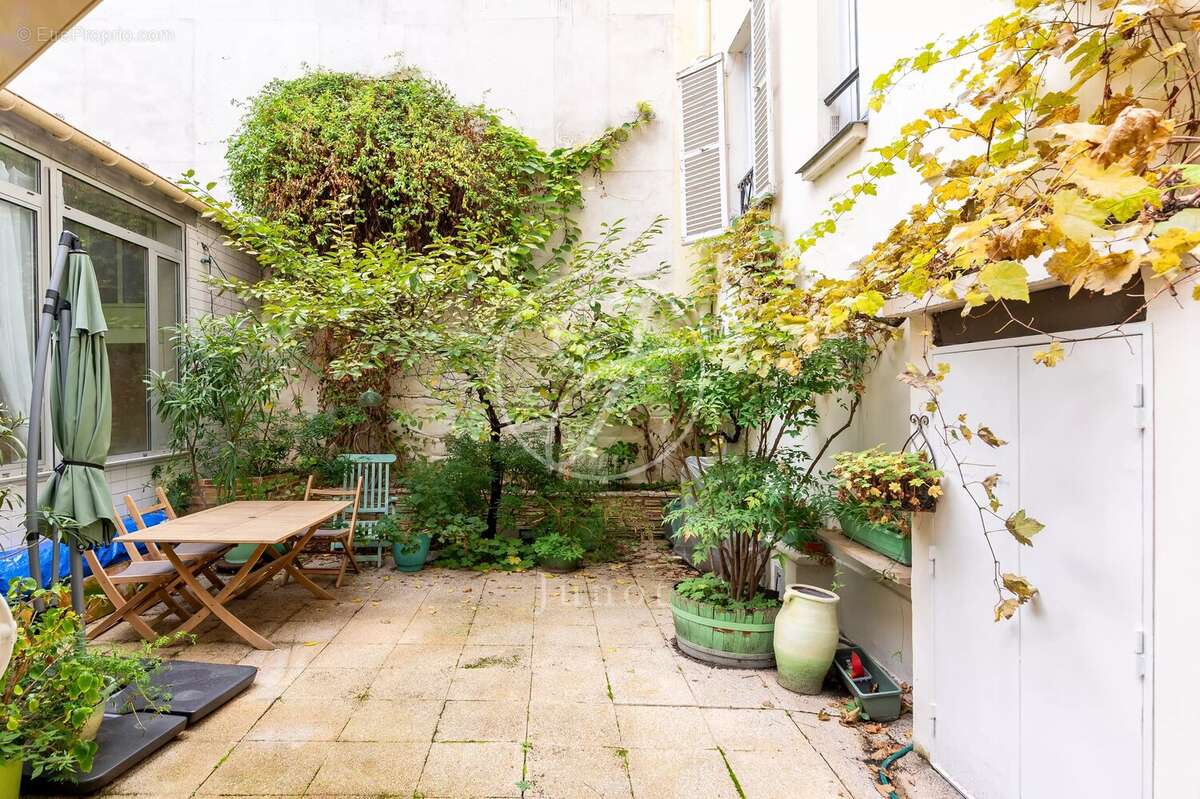 Appartement à PARIS-18E