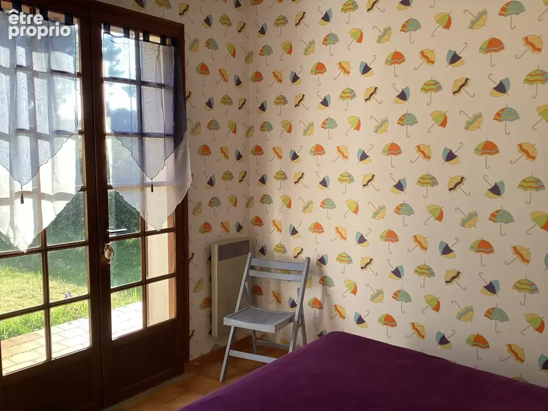 CHAMBRE OUVRANT SUR LA TERRASSEC
