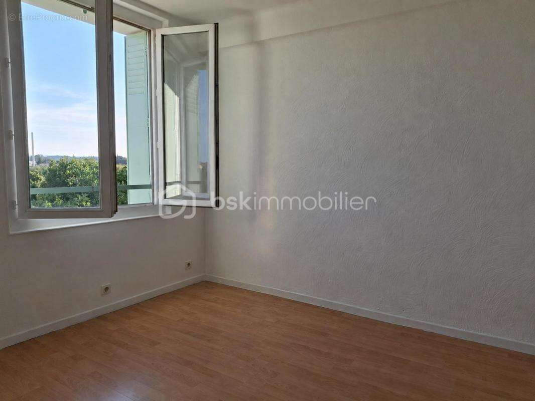 Appartement T3 de 56 m² – Balcon, cave, parking - photo 7