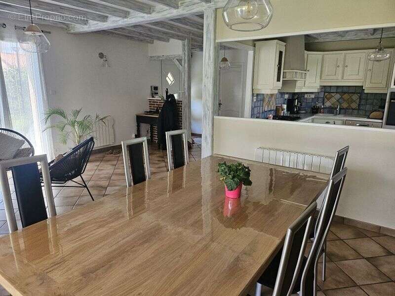 Maison à MONTROND-LES-BAINS