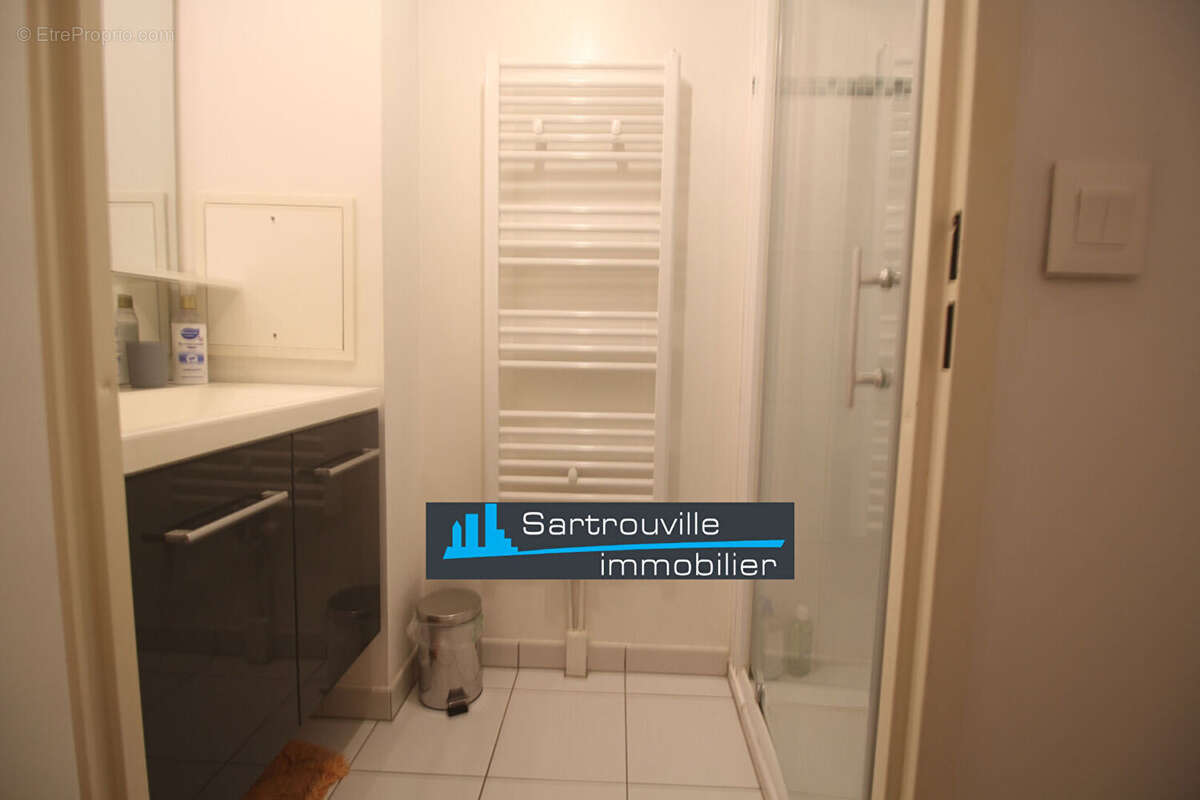 Appartement à SARTROUVILLE