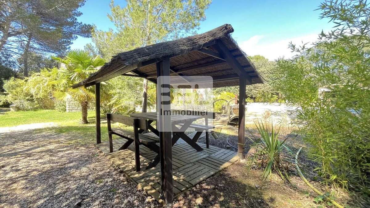 Maison à PERNES-LES-FONTAINES