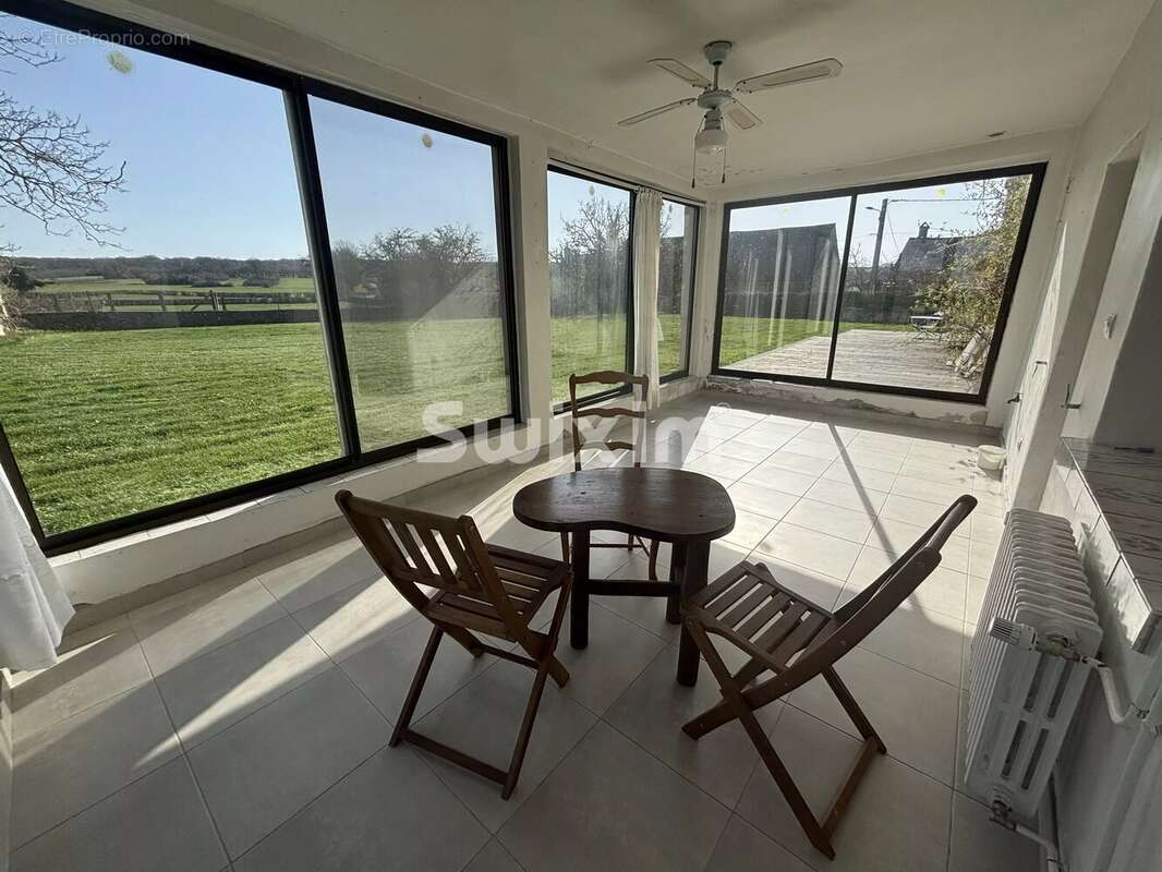 Maison à MENADES
