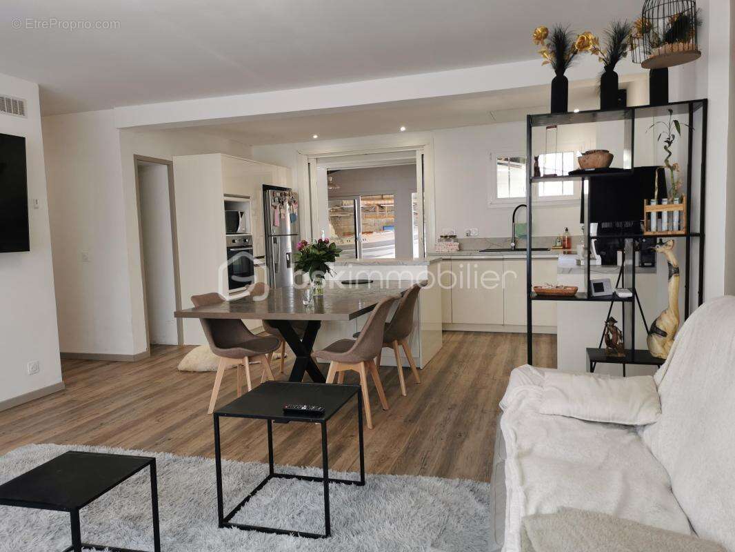 Maison à SAINT-ESTEVE