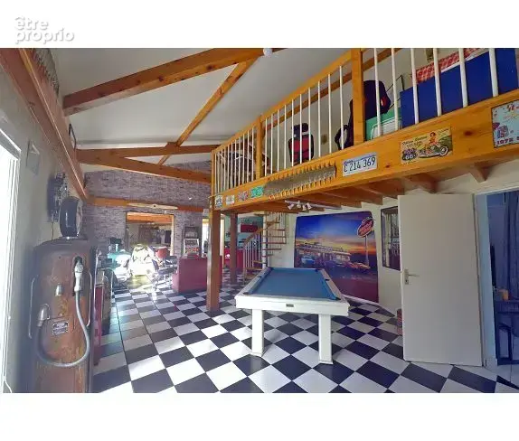 Maison 380 m² à Grezac  - photo 4