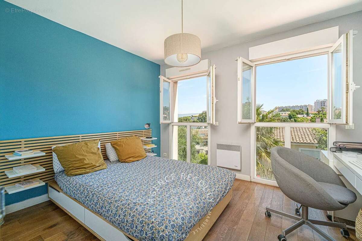 Appartement à MARSEILLE-7E