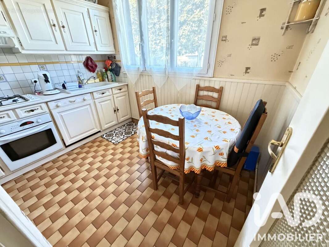 Appartement 72 m² à Villeneuve-Le-Roi  - photo 5
