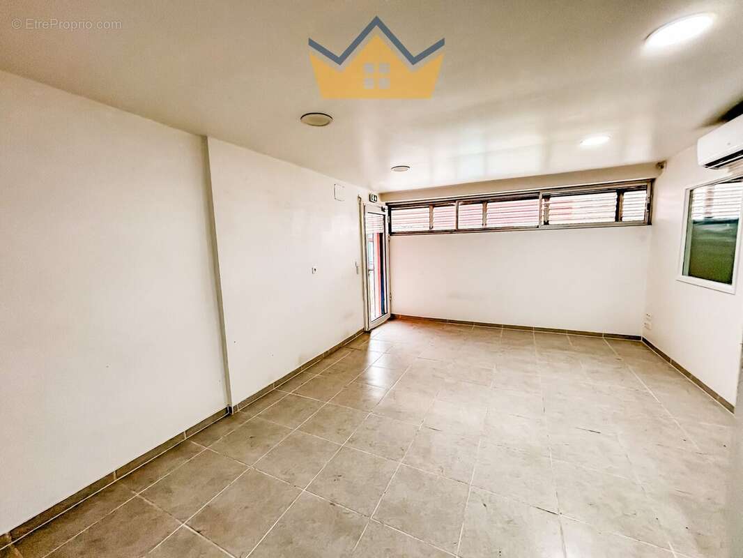 Commerce à FORT-DE-FRANCE