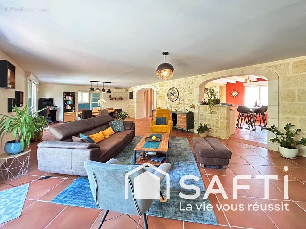 Photo 2 - Maison à VAYRES