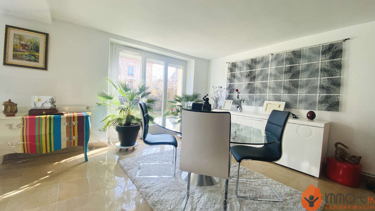 Maison 235 m² à Saint-Soupplets  - photo 5