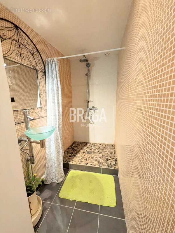 Maison avec garage + atelier + terrasse - photo 8