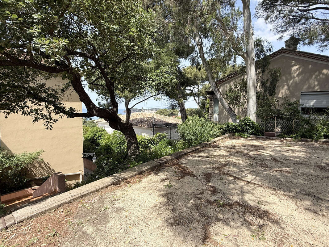 Appartement à SIX-FOURS-LES-PLAGES