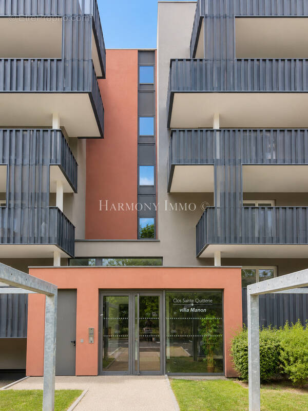 Appartement t2 ensoleillé avec balcon 17 m2 + 2 parkings    bruges - 219 450 € - photo 4