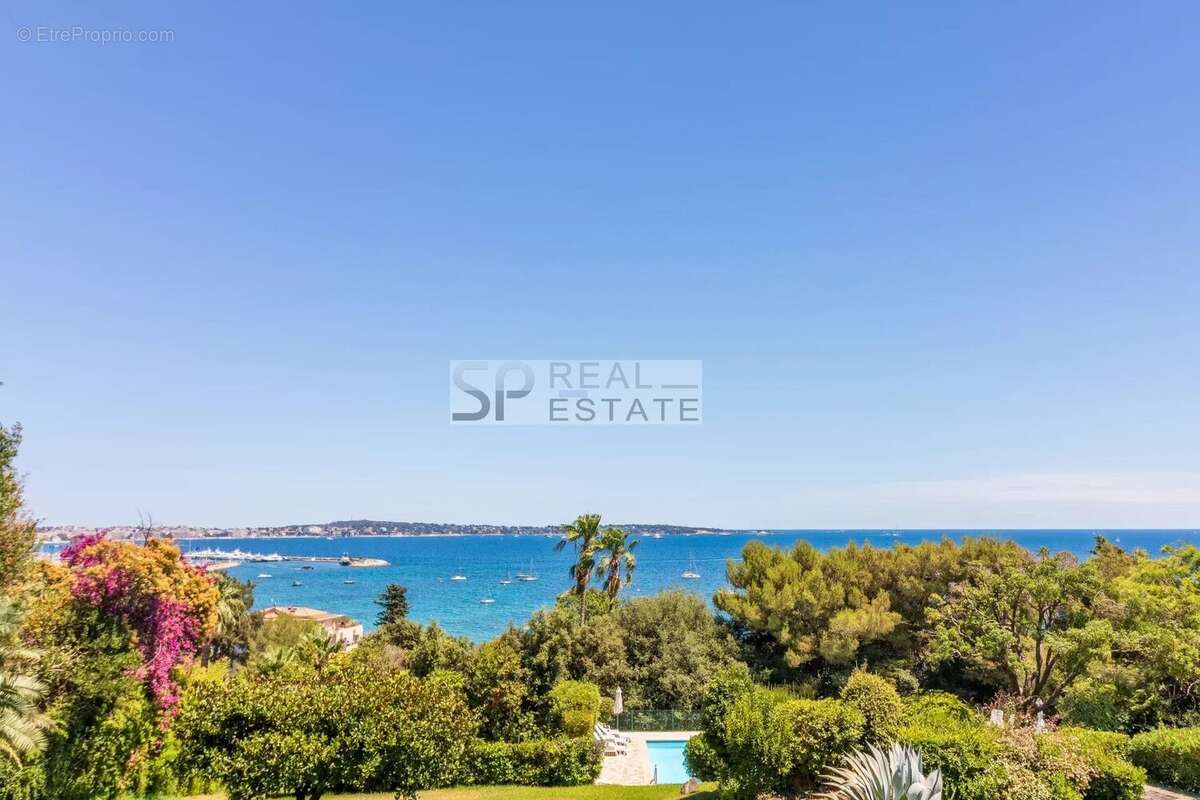 Appartement à VALLAURIS