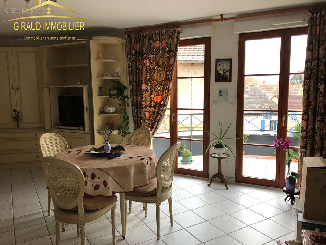 Appartement à CHARLIEU