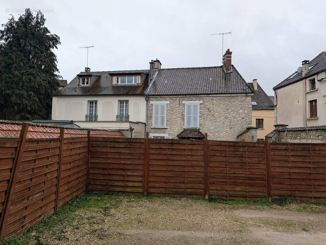 Appartement à VILLEPREUX