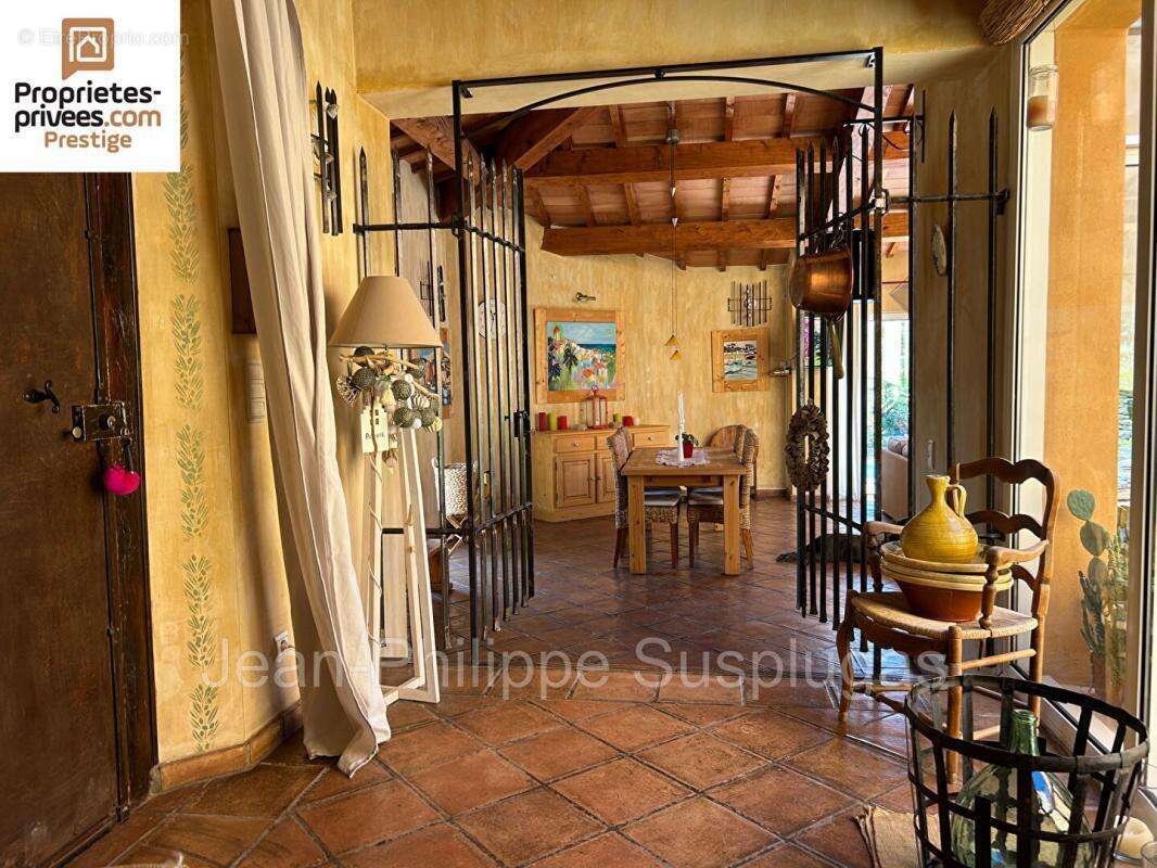 Maison à LA CADIERE-D'AZUR