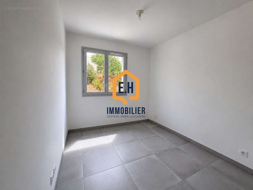 Appartement à BORMES-LES-MIMOSAS