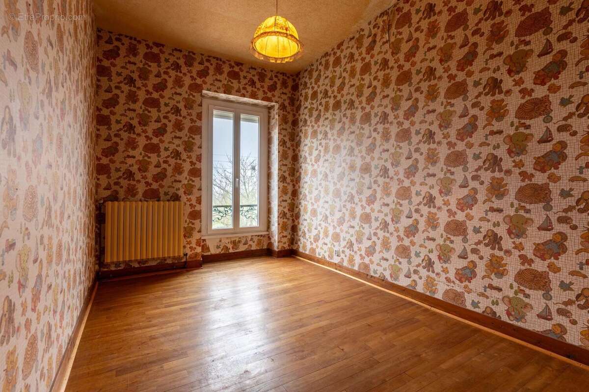 Photo 9 - Maison à JAVERLHAC-ET-LA-CHAPELLE-SAINT-ROBERT