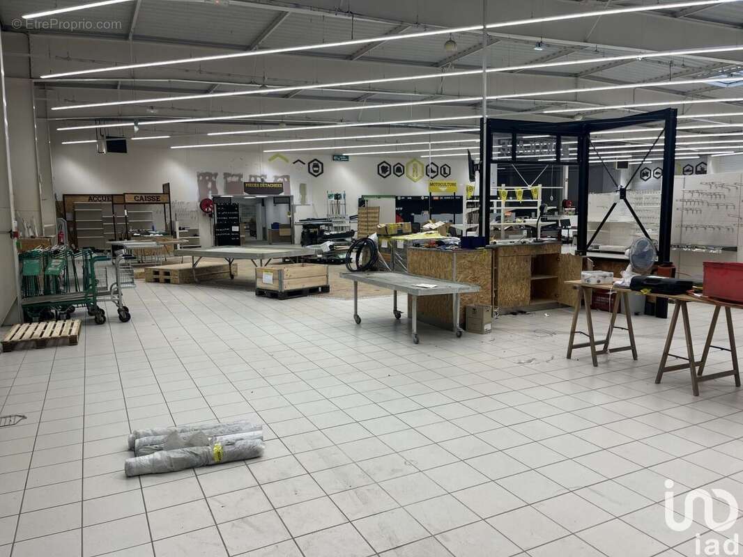 Photo 4 - Commerce à ECHIRE