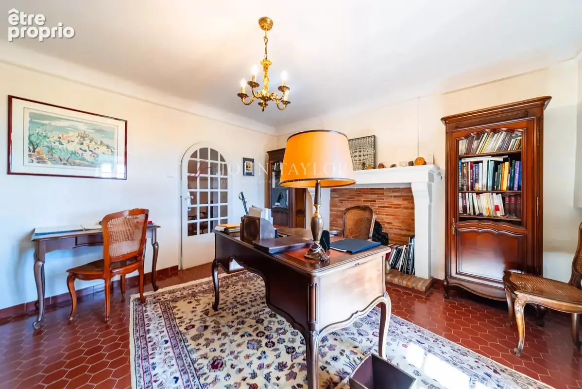 Propriété de prestige en pierre à vendre à Gordes  Vue panoramique sur le Luberon - photo 17
