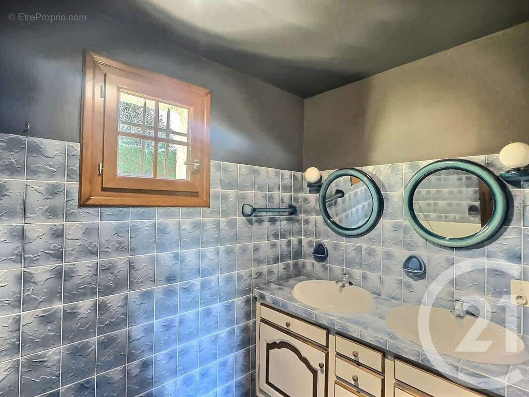 Maison 194 m² à Le Rouret  - photo 12