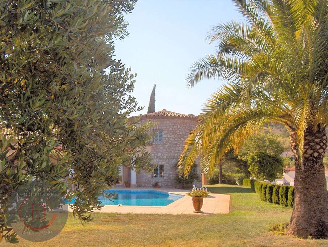 Maison à LES ADRETS-DE-L'ESTEREL