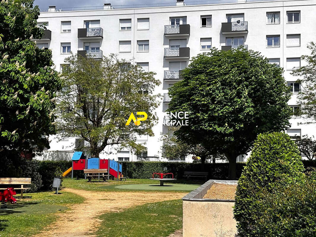 Appartement à SARTROUVILLE
