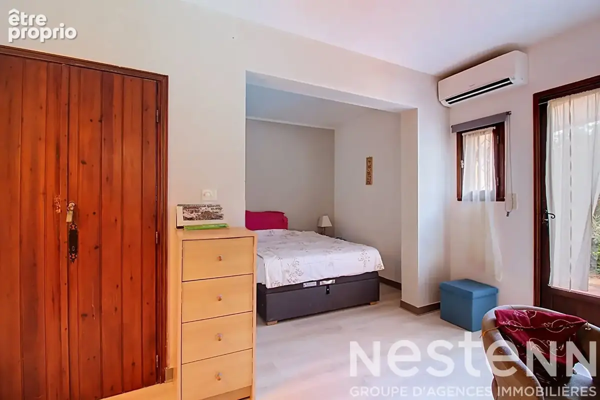 A VENDRE DRAGUIGNAN - Propriété d'environ 240 m² avec deux maisons, studio indépendant, piscine et dépendances sur 3 000 m² de t - photo 16