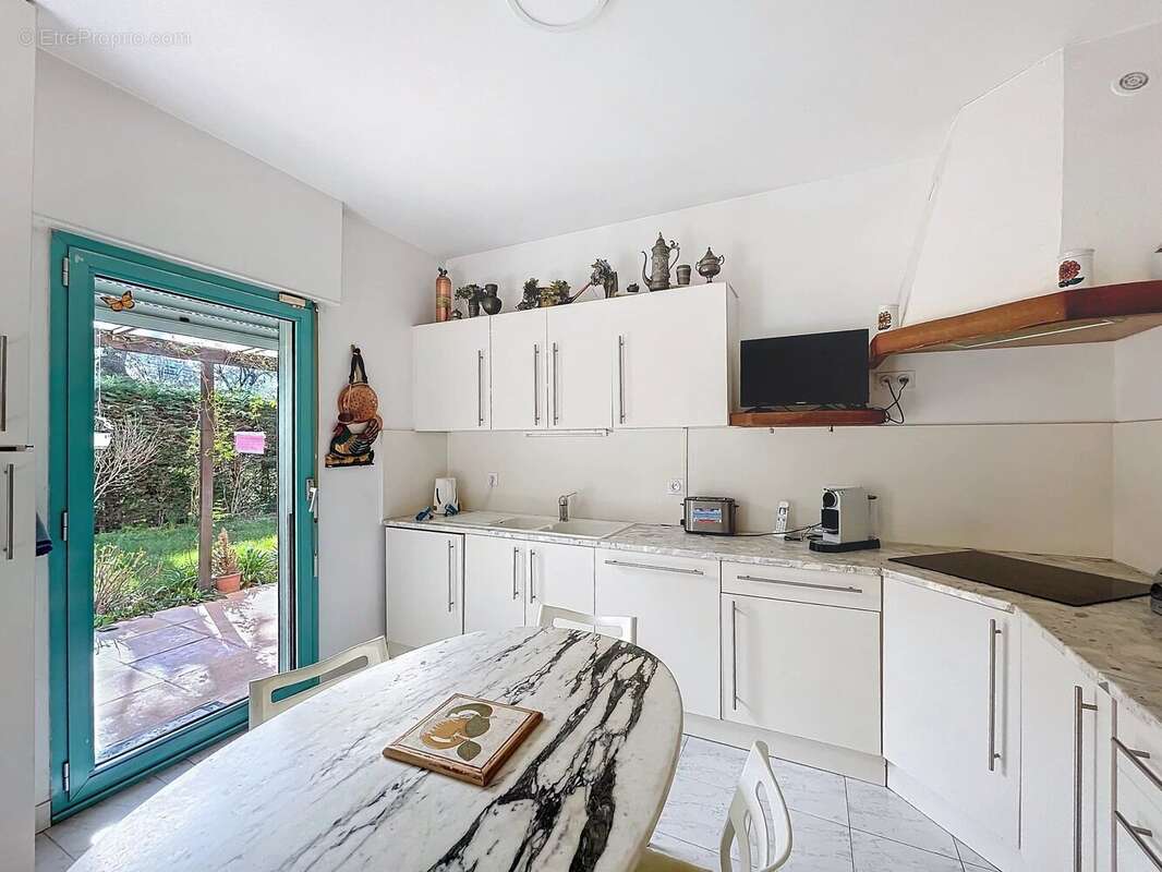 Appartement à MANDELIEU-LA-NAPOULE