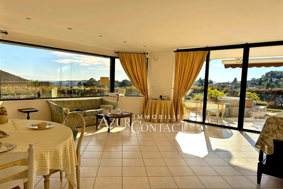 Appartement à MOUGINS