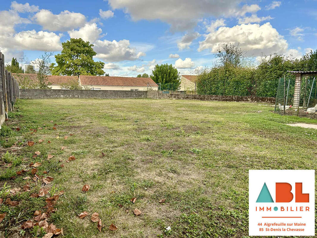 Maison à SAINT-DENIS-LA-CHEVASSE